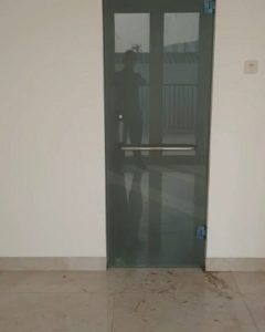 pintu kamar mandi kaca